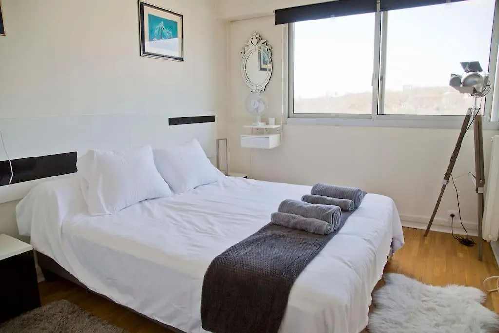 Perfect Modern High Floor With View * Paris