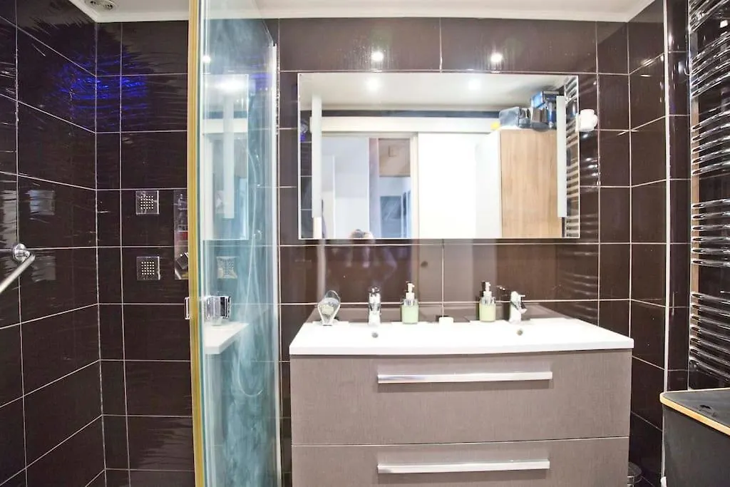 Perfect Modern High Floor With View Apartment *